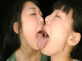 唾 顔面発射レズ　サンプル画像12